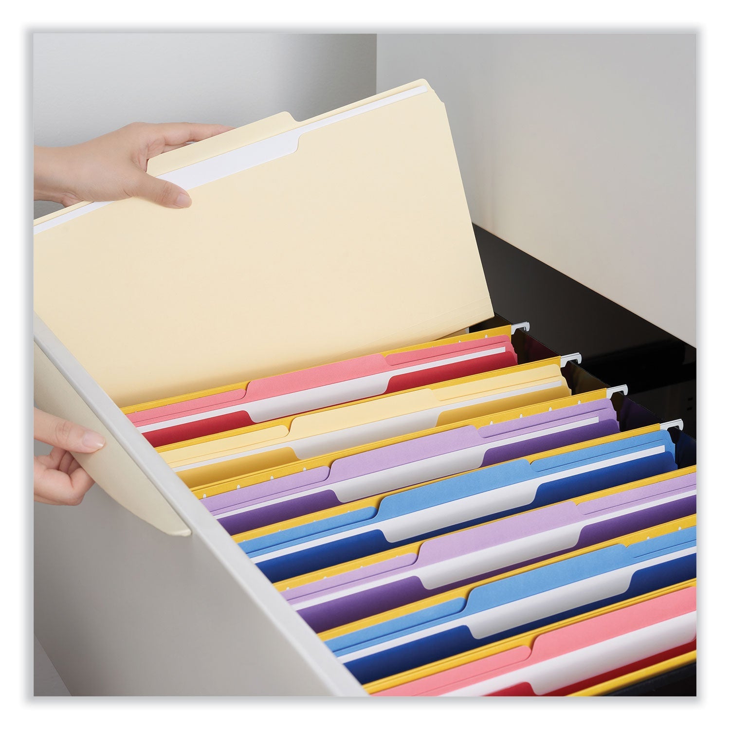 Universal Interior File Folders, 1/3-Cut Tabs: Assorted, Legal Size, 9.5-pt Manila, 100/Box